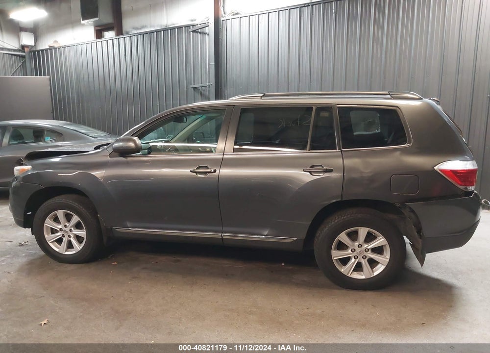 2013 TOYOTA HIGHLANDER PLUS/SE VIN: 5TDBK3EH6DS277290