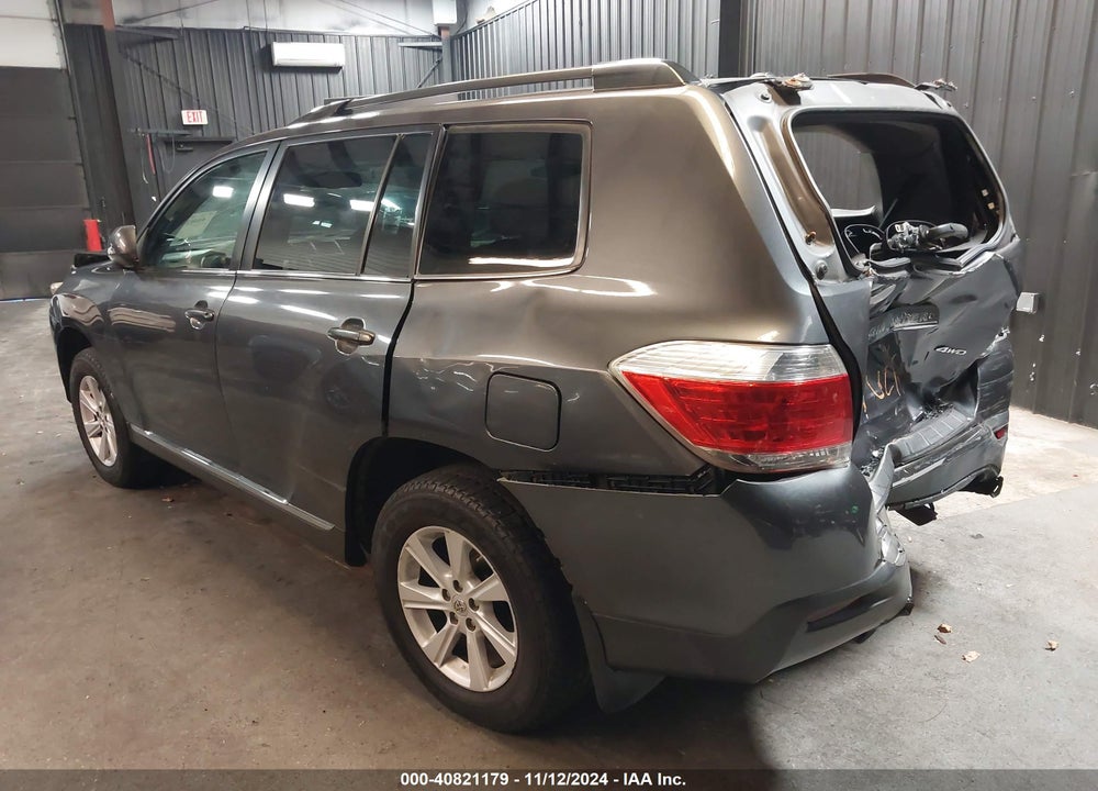 2013 TOYOTA HIGHLANDER PLUS/SE VIN: 5TDBK3EH6DS277290