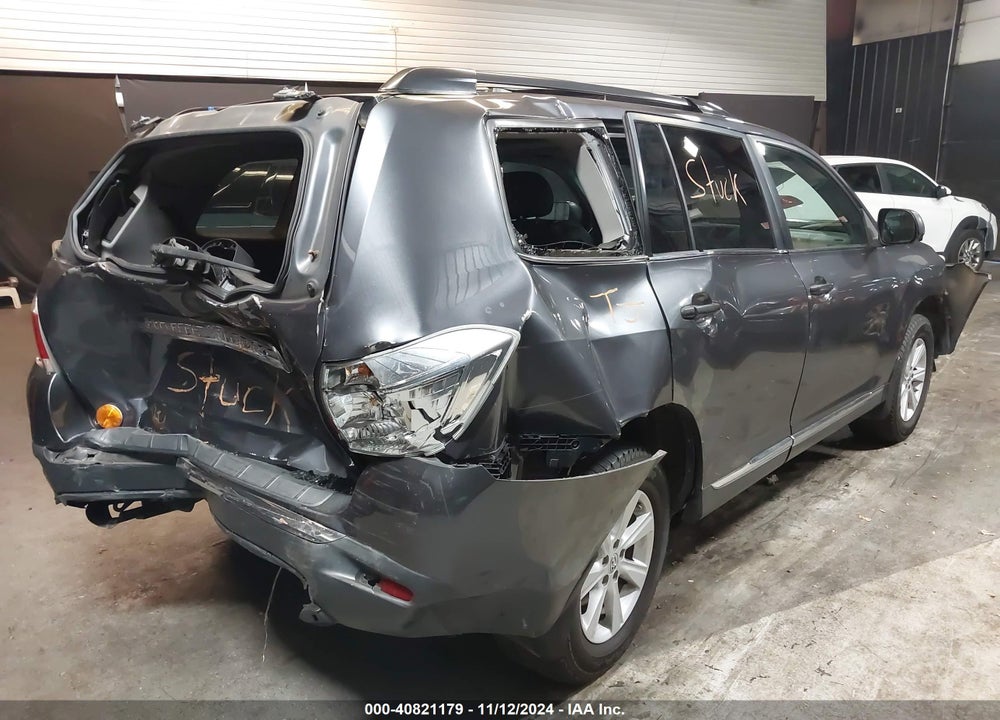 2013 TOYOTA HIGHLANDER PLUS/SE VIN: 5TDBK3EH6DS277290