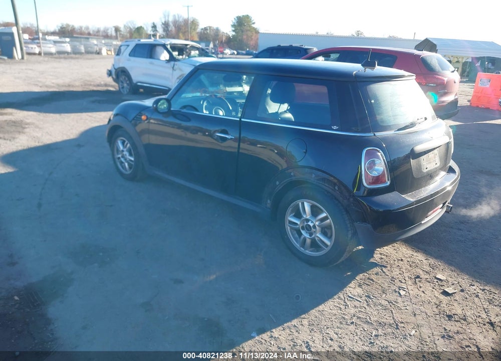 2012 MINI COOPER VIN: WMWSU3C53CT186543