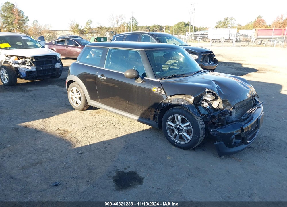 2012 MINI COOPER VIN: WMWSU3C53CT186543
