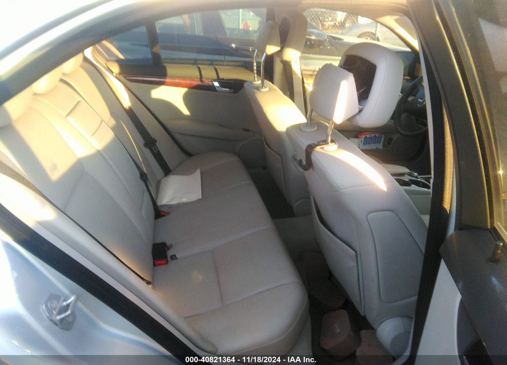 2009 MERCEDES-BENZ C 300 LUXURY/SPORT VIN: WDDGF54X69R044942