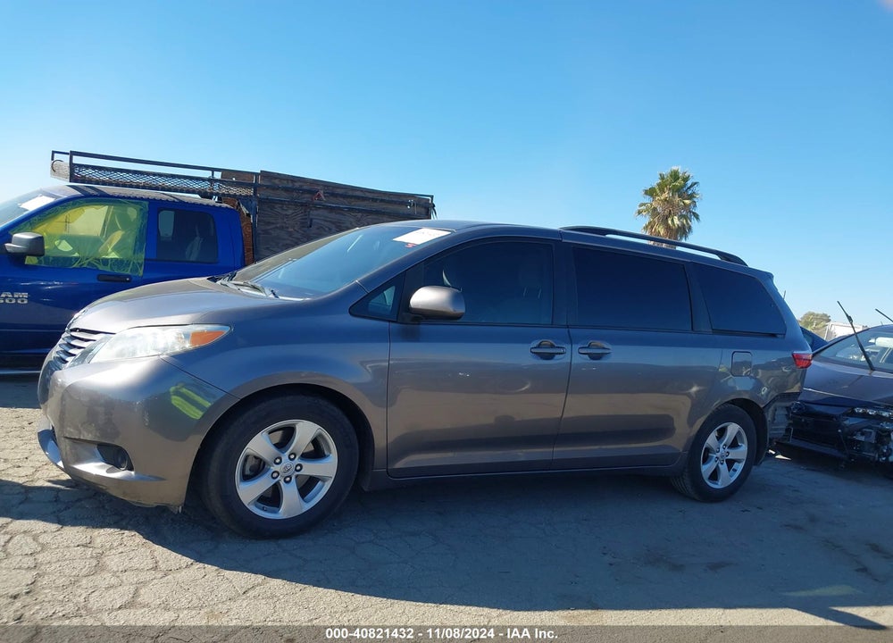 2015 TOYOTA SIENNA LE 8 PASSENGER VIN: 5TDKK3DC5FS627503