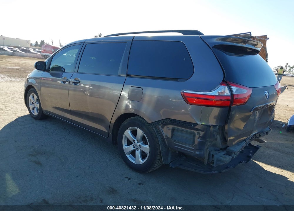 2015 TOYOTA SIENNA LE 8 PASSENGER VIN: 5TDKK3DC5FS627503