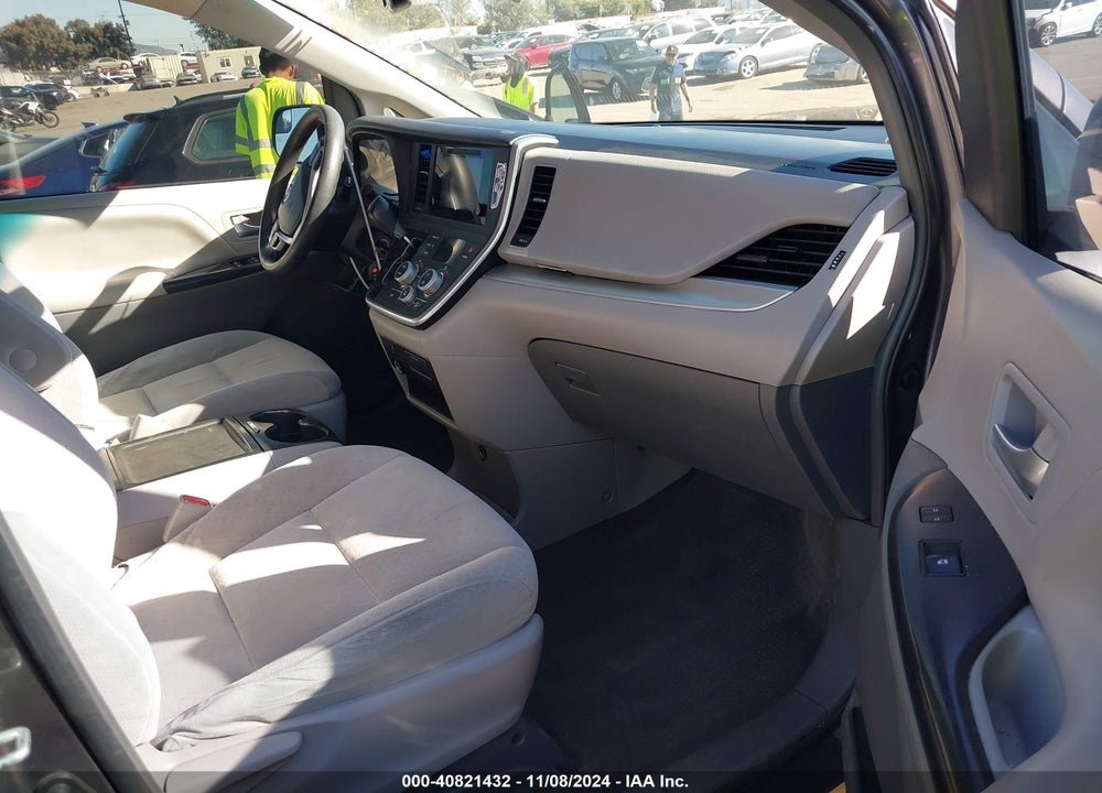 2015 TOYOTA SIENNA LE 8 PASSENGER VIN: 5TDKK3DC5FS627503