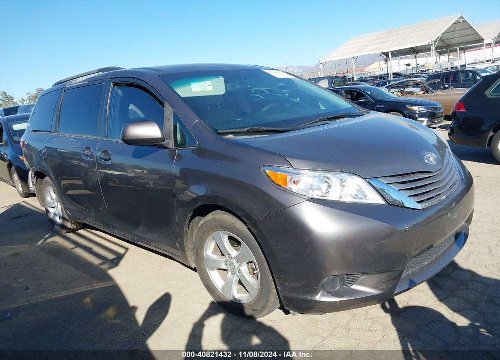 2015 TOYOTA SIENNA LE 8 PASSENGER VIN: 5TDKK3DC5FS627503