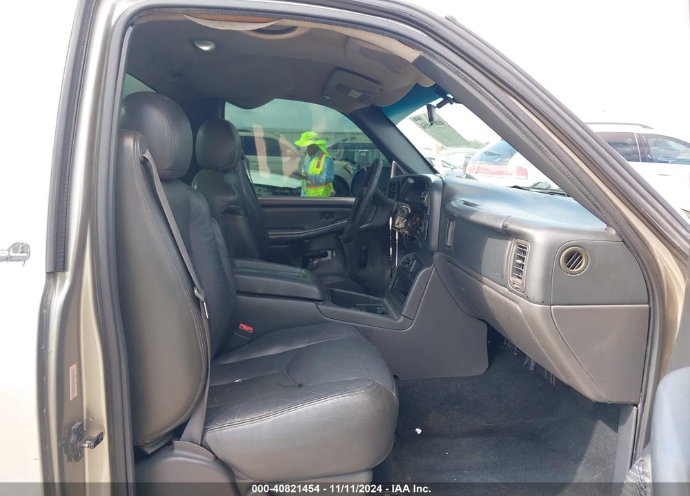 2000 GMC SIERRA 1500 SL VIN: 1GTEC14W5YZ345727