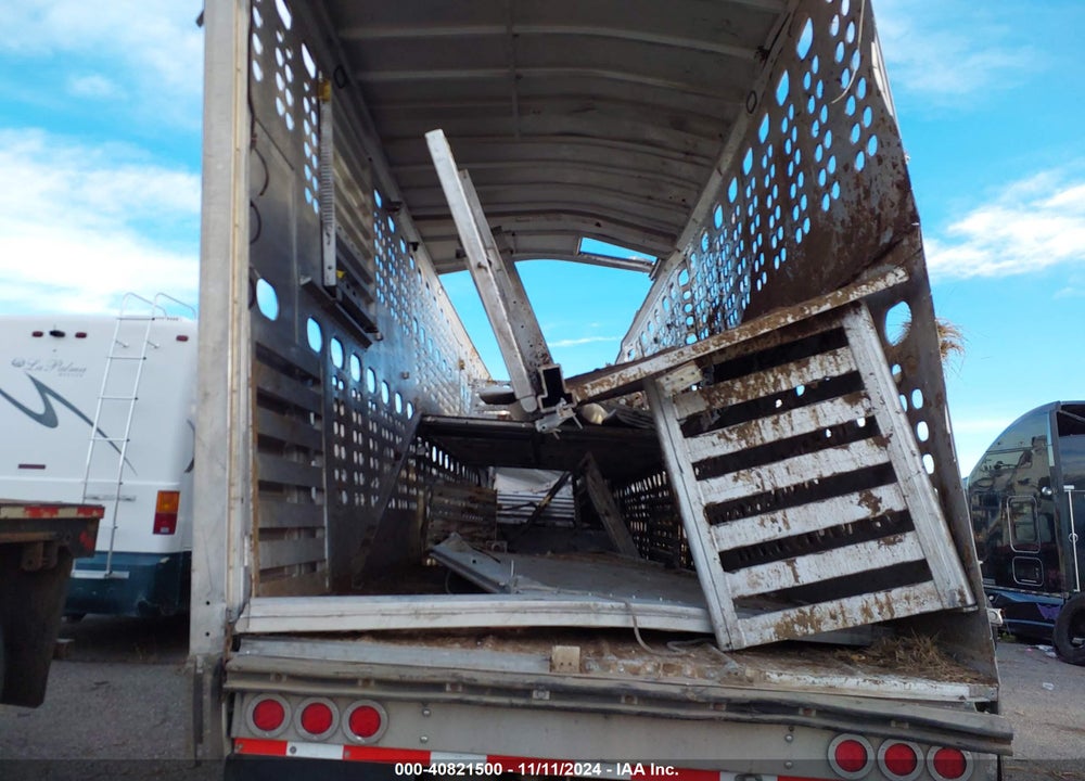 2019 M H EBY TRAILERS LIVESTOCK TRAILER VIN: 4A2LD5333K3005281