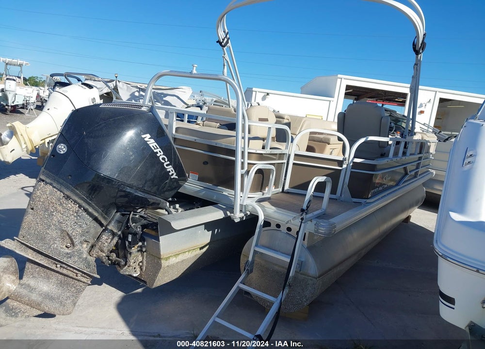 2019 SUNTRACKER FB22BLX VIN: BUJ70336E919