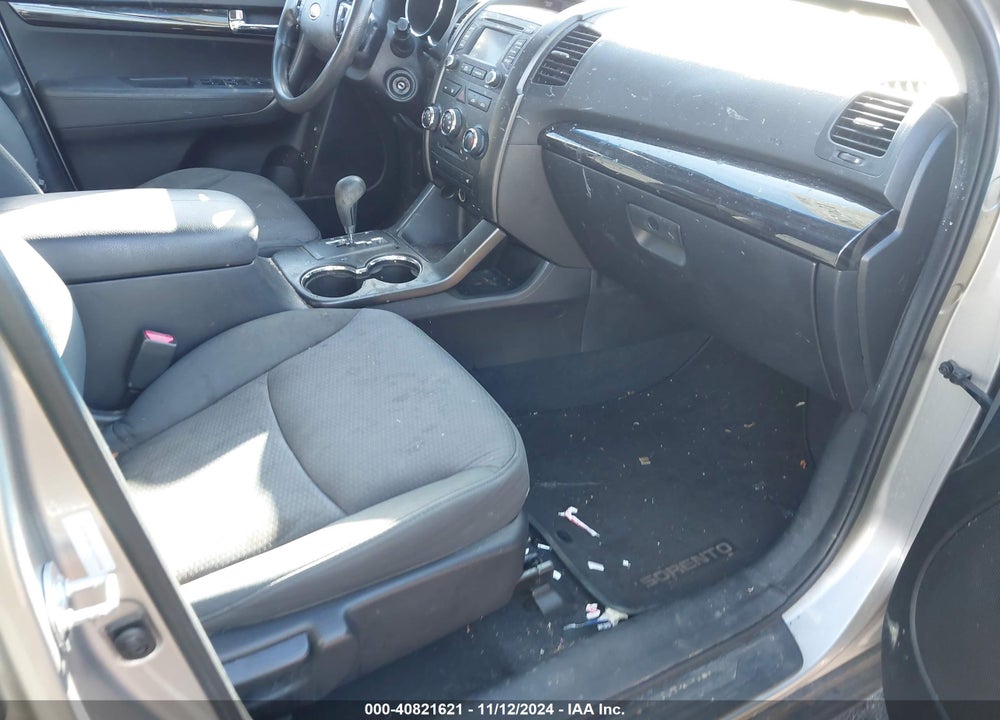 2013 KIA SORENTO LX VIN: 5XYKT3A67DG399980