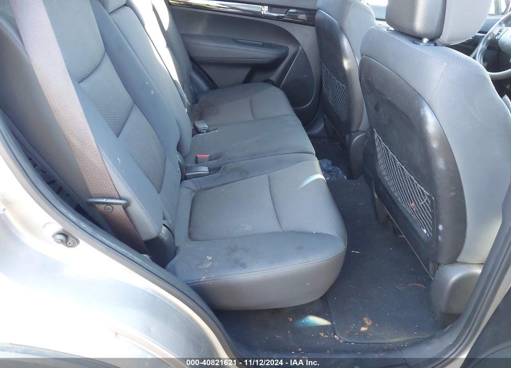 2013 KIA SORENTO LX VIN: 5XYKT3A67DG399980