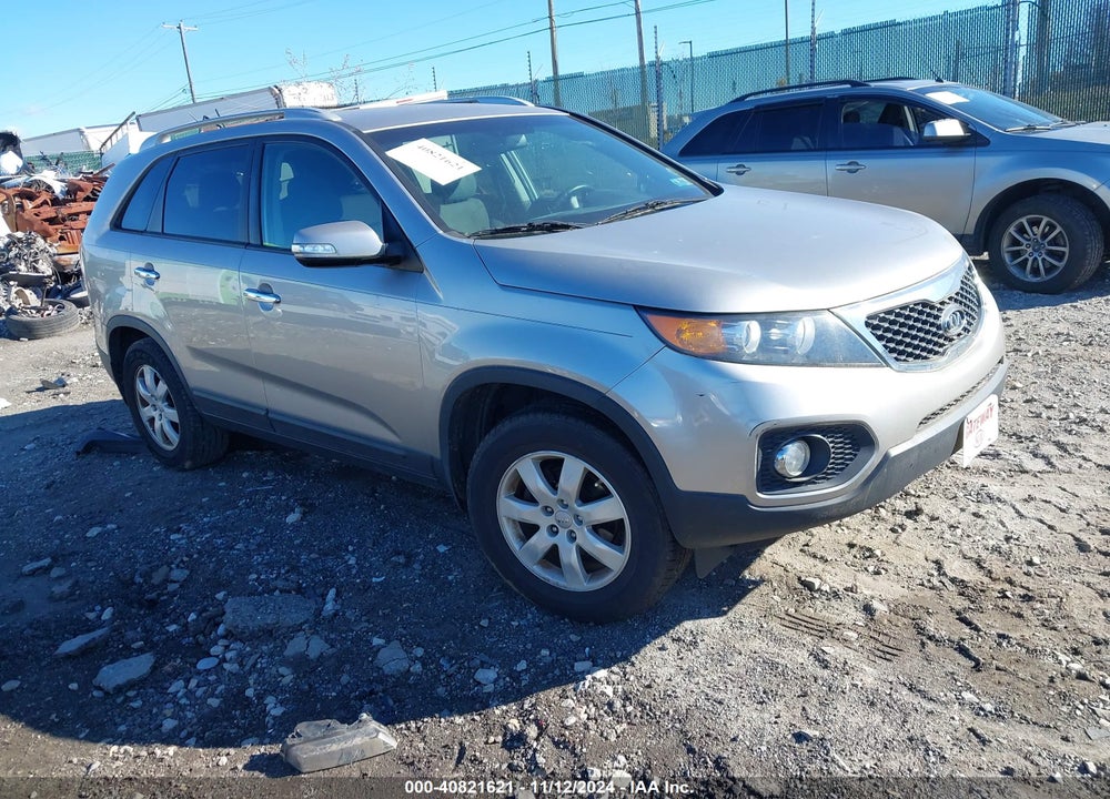 2013 KIA SORENTO LX VIN: 5XYKT3A67DG399980