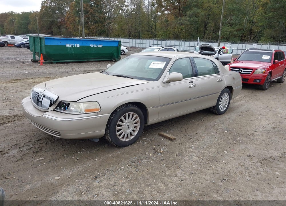 2004 LINCOLN TOWN CAR SIGNATURE VIN: 1LNHM81W14Y653660