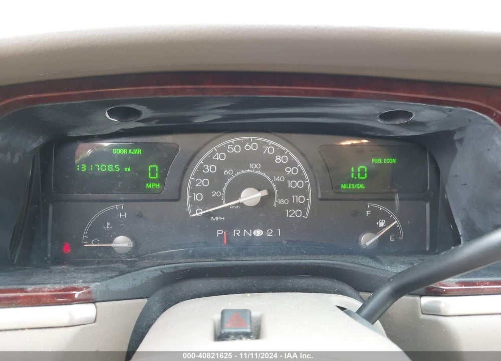2004 LINCOLN TOWN CAR SIGNATURE VIN: 1LNHM81W14Y653660