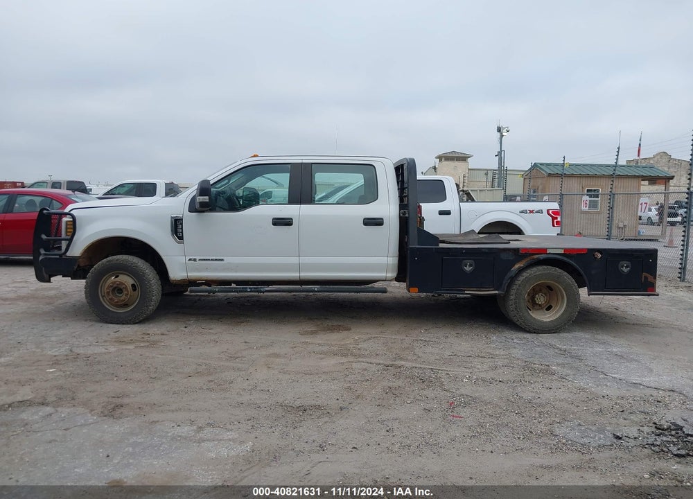 2019 FORD F-350 CHASSIS XL VIN: 1FD8W3HT4KED67941