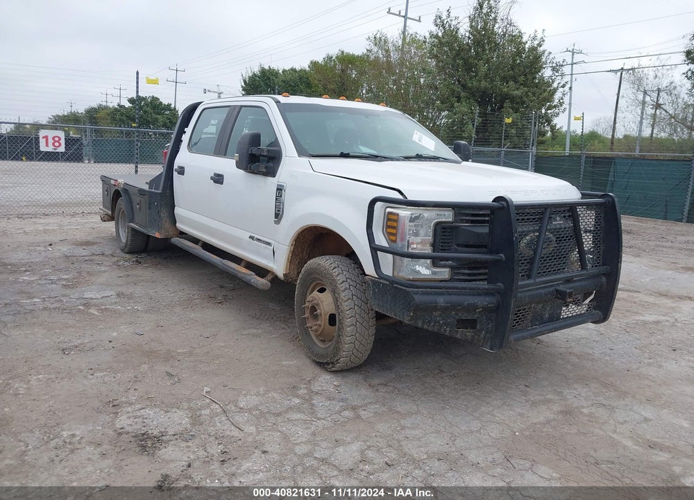 2019 FORD F-350 CHASSIS XL VIN: 1FD8W3HT4KED67941