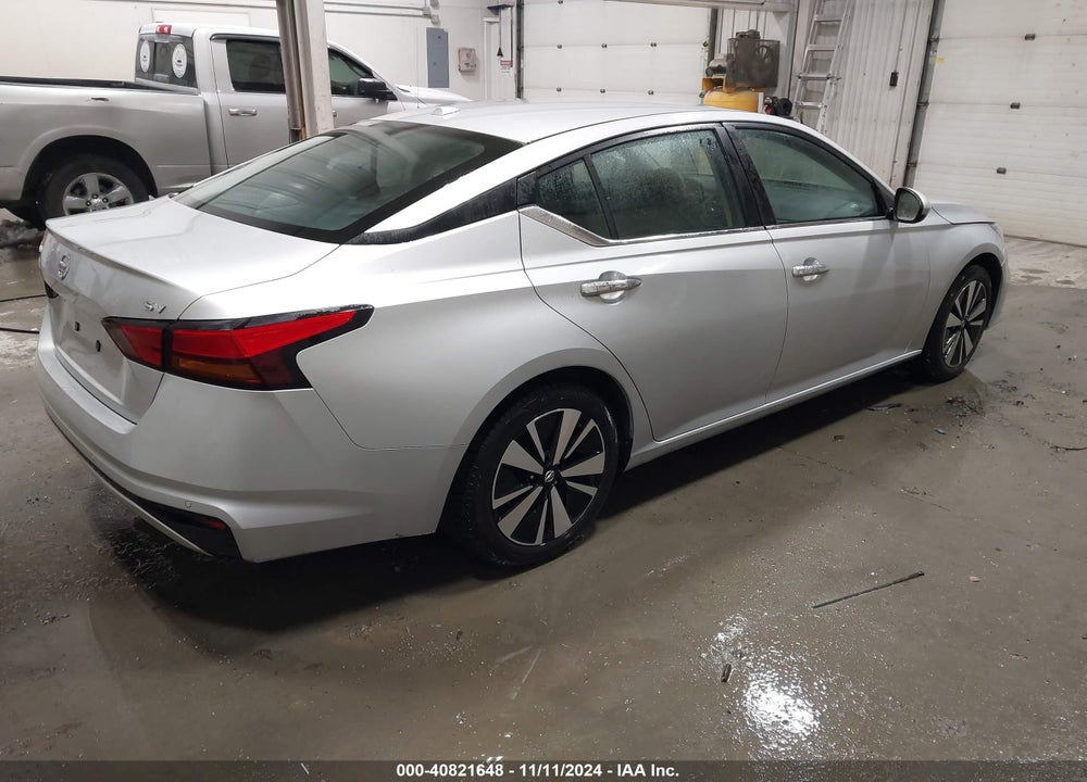 2022 NISSAN ALTIMA SV FWD VIN: 1N4BL4DV4NN404545