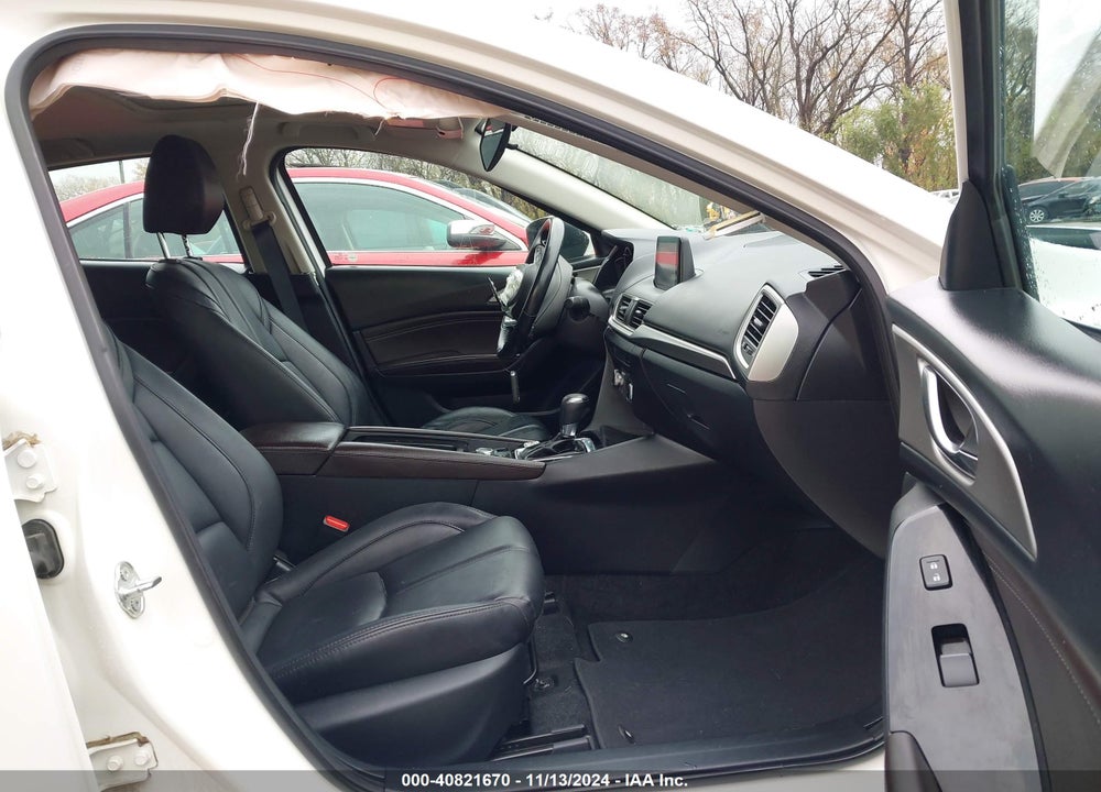 2018 MAZDA 3 TOURING VIN: 3MZBN1L3XJM266711
