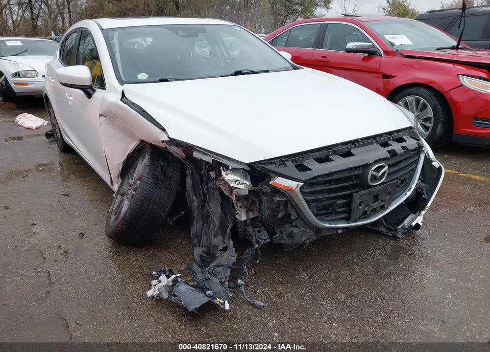 2018 MAZDA 3 TOURING VIN: 3MZBN1L3XJM266711