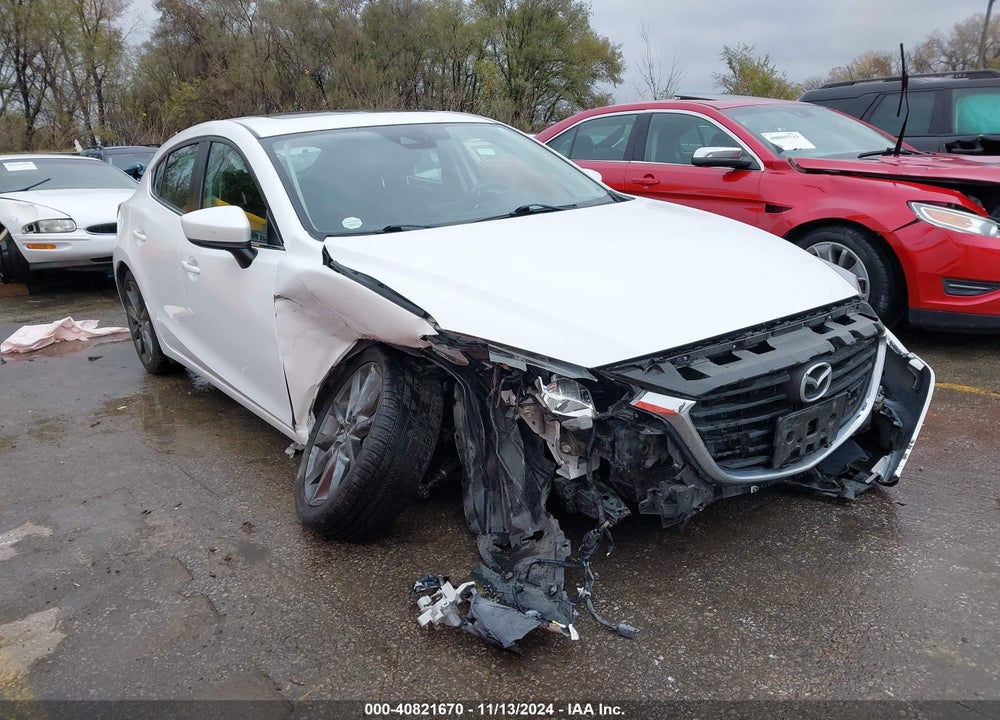 2018 MAZDA 3 TOURING VIN: 3MZBN1L3XJM266711
