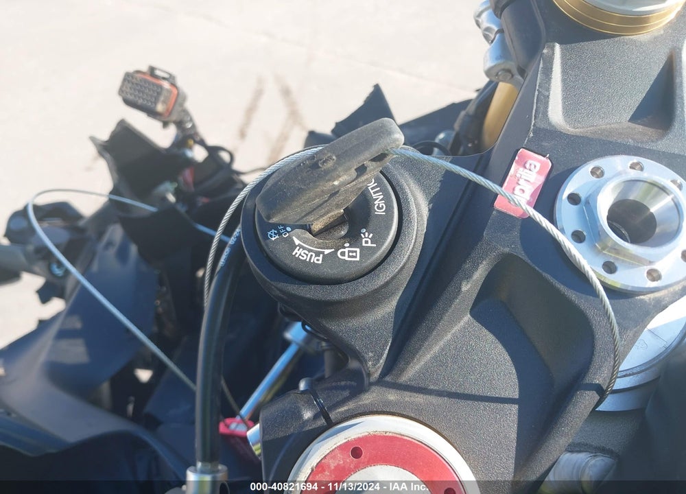 2024 APRILIA RSV4 1100 VIN: ZD4KYUA09RS001032