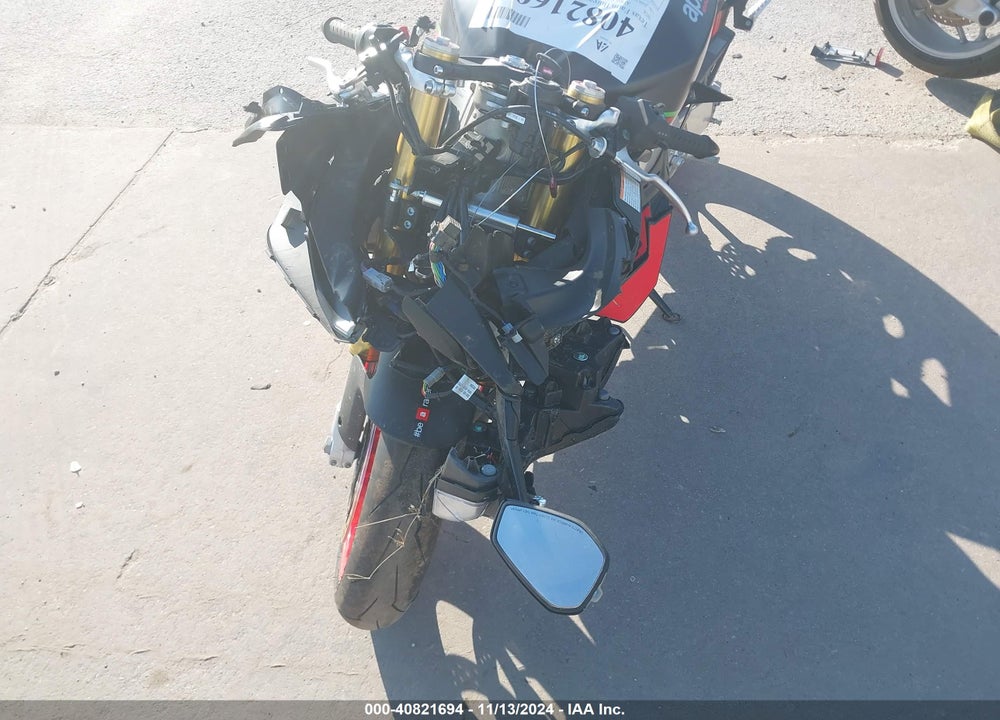 2024 APRILIA RSV4 1100 VIN: ZD4KYUA09RS001032