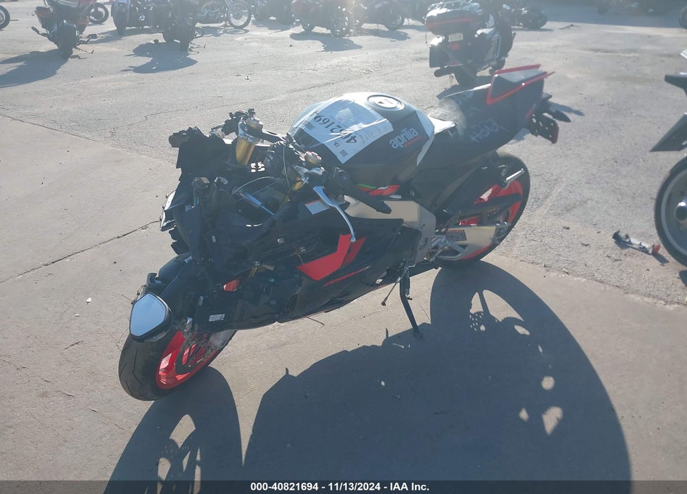 2024 APRILIA RSV4 1100 VIN: ZD4KYUA09RS001032