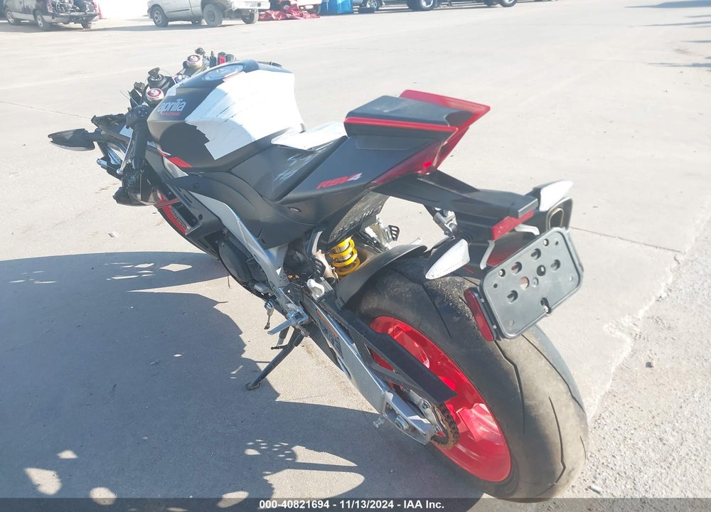 2024 APRILIA RSV4 1100 VIN: ZD4KYUA09RS001032
