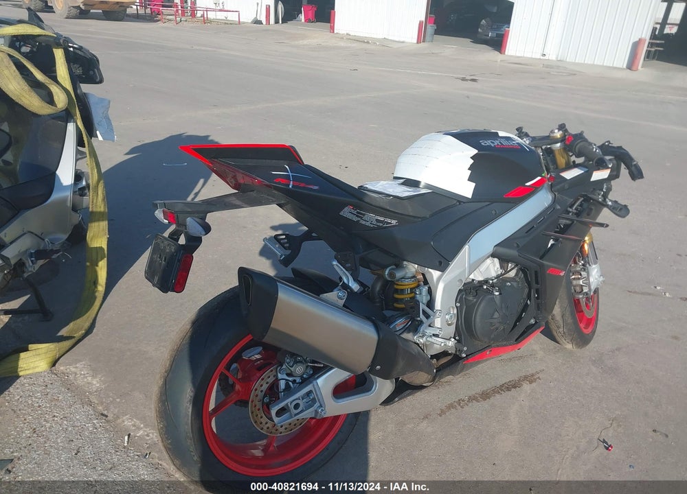 2024 APRILIA RSV4 1100 VIN: ZD4KYUA09RS001032