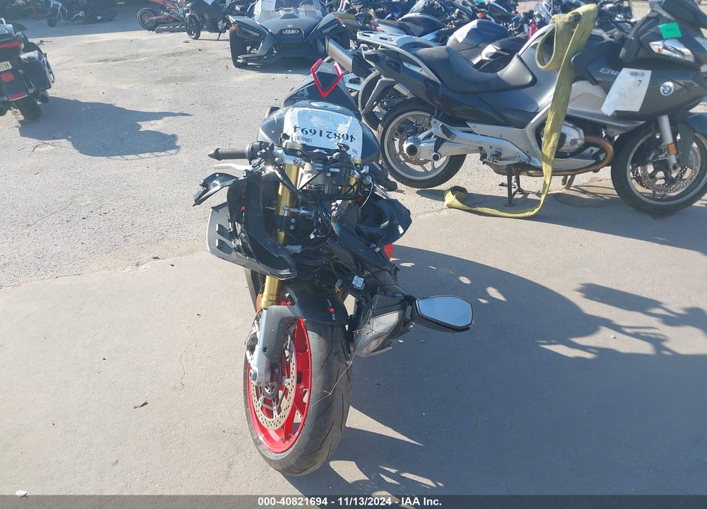 2024 APRILIA RSV4 1100 VIN: ZD4KYUA09RS001032