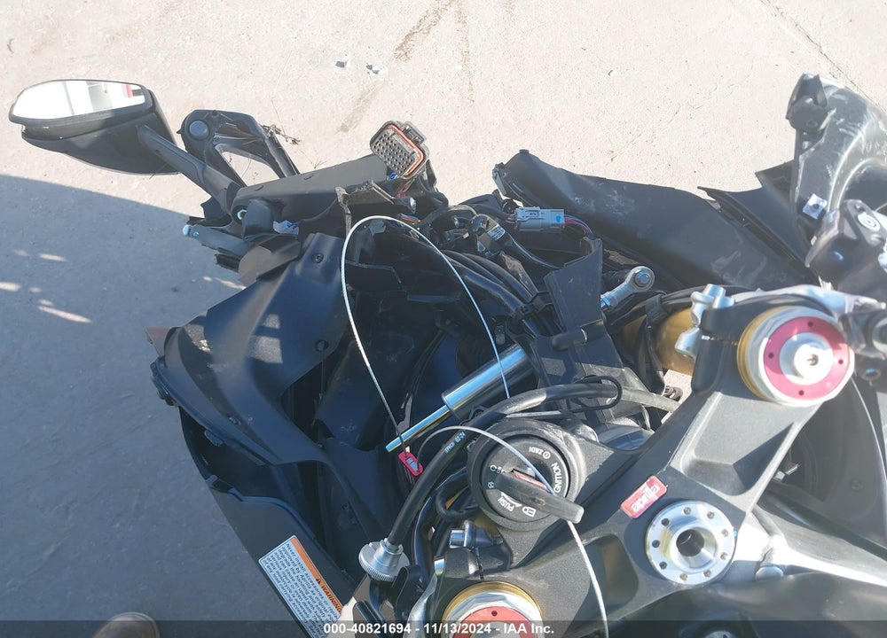 2024 APRILIA RSV4 1100 VIN: ZD4KYUA09RS001032