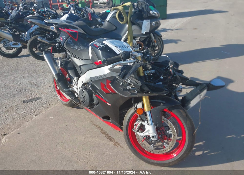 2024 APRILIA RSV4 1100 VIN: ZD4KYUA09RS001032