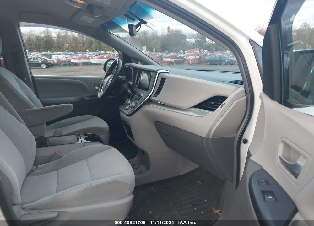 2017 TOYOTA SIENNA LE 7 PASSENGER VIN: 5TDJZ3DC5HS165342