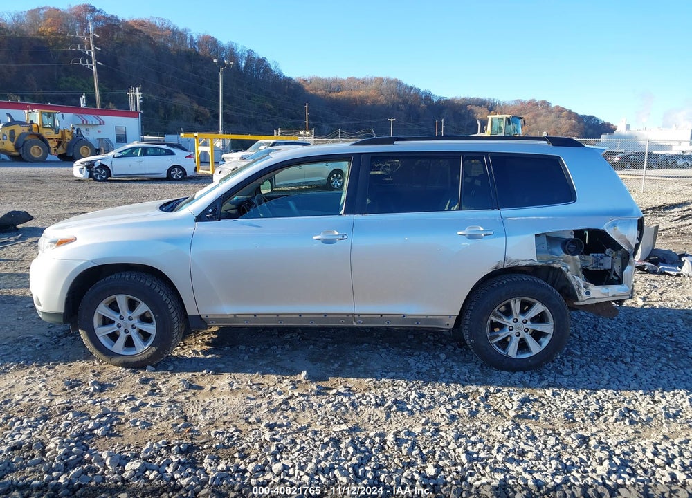 2013 TOYOTA HIGHLANDER SE V6 VIN: 5TDBK3EH8DS225580