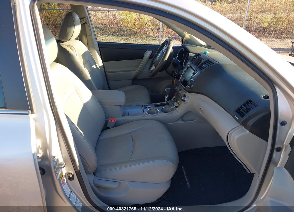 2013 TOYOTA HIGHLANDER SE V6 VIN: 5TDBK3EH8DS225580