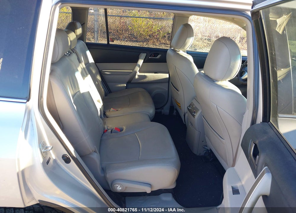 2013 TOYOTA HIGHLANDER SE V6 VIN: 5TDBK3EH8DS225580