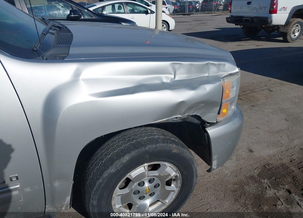 2011 CHEVROLET SILVERADO 1500 VIN: 3GCPCSE04BG288193