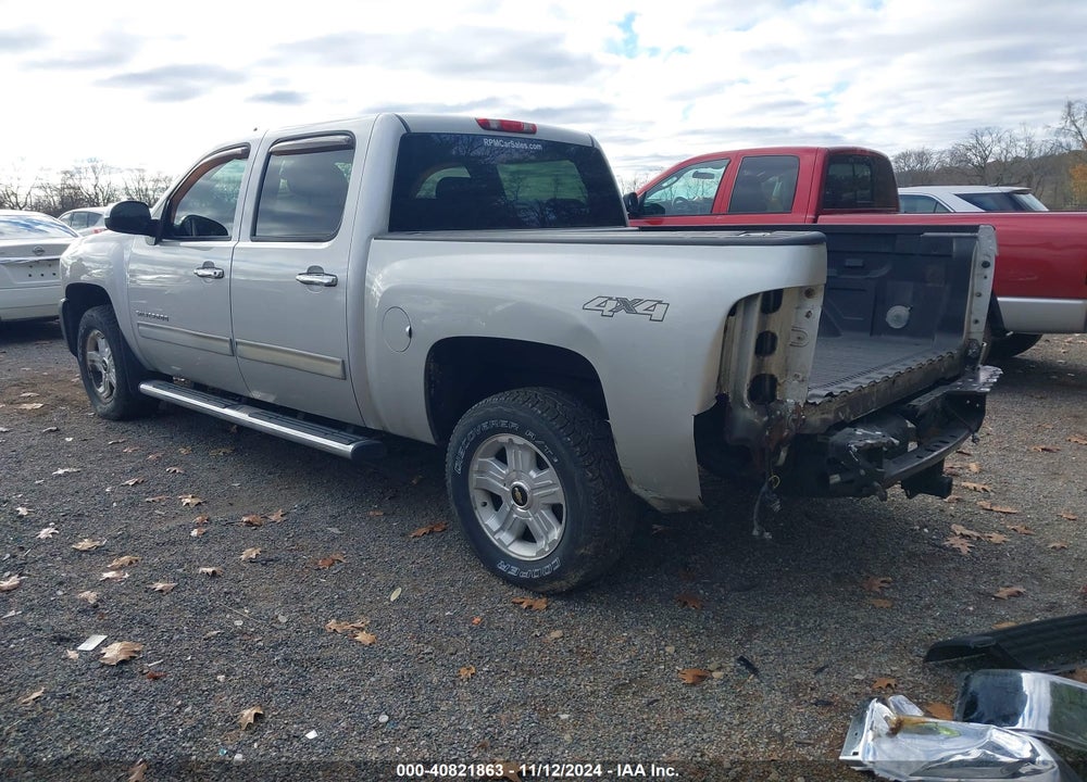 2011 CHEVROLET SILVERADO 1500 LS VIN: 3GCPKREA2BG197055