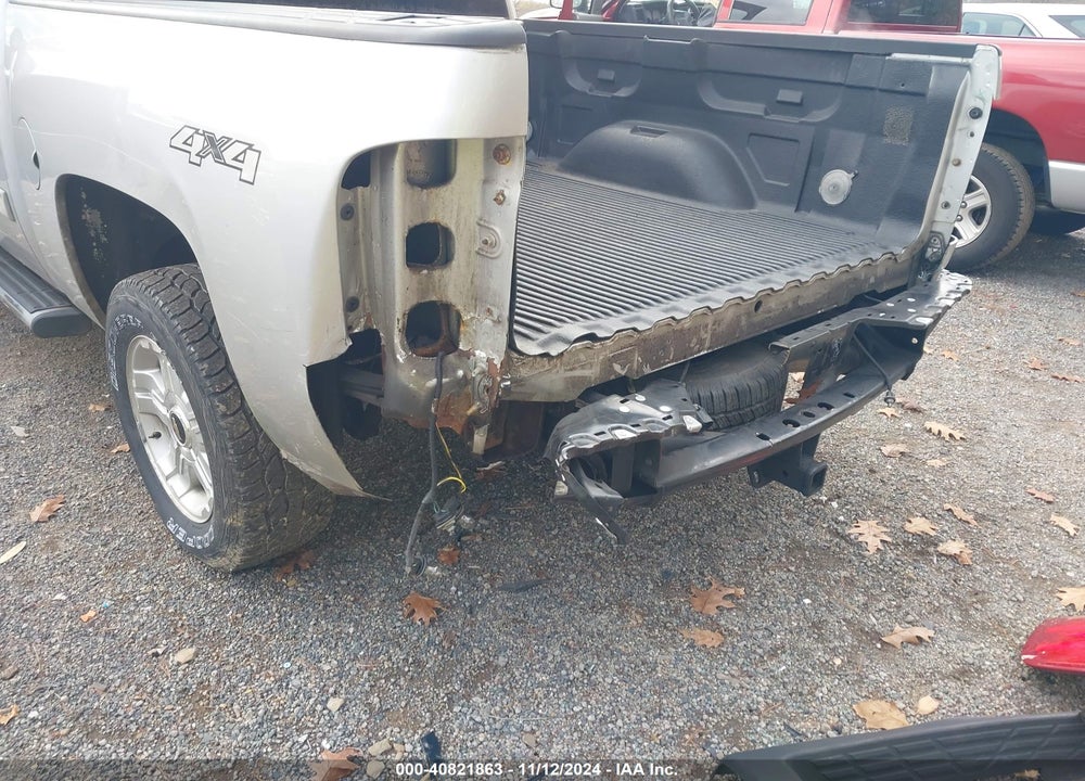 2011 CHEVROLET SILVERADO 1500 LS VIN: 3GCPKREA2BG197055