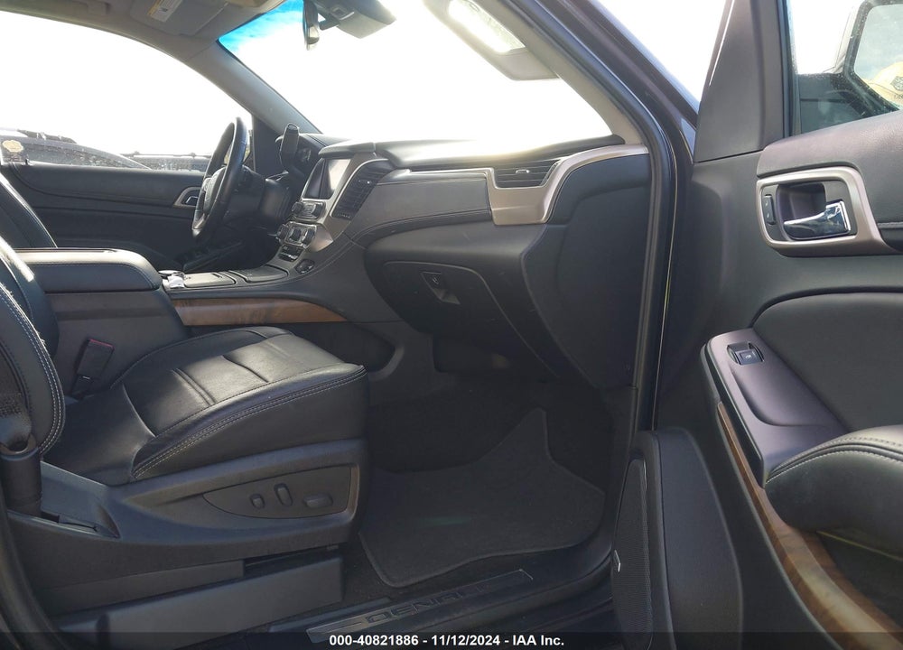 2018 GMC YUKON DENALI VIN: 1GKS1CKJ4JR127705