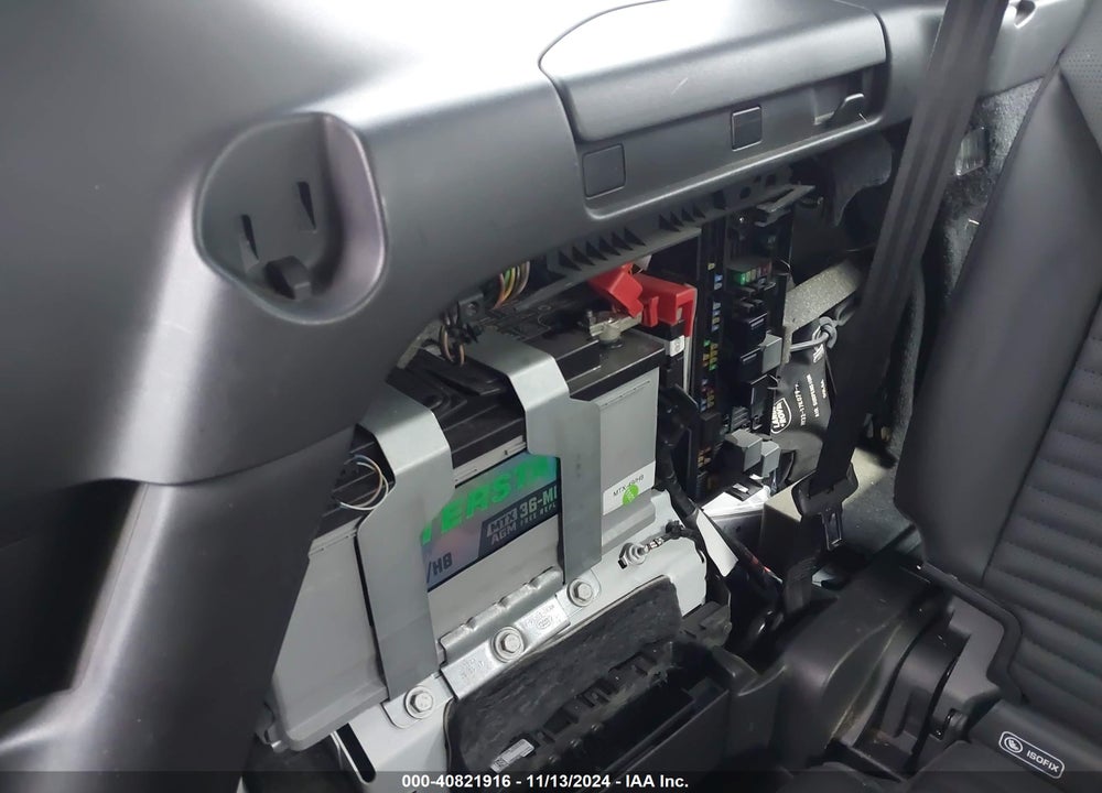 2017 LAND ROVER DISCOVERY HSE VIN: SALRRBBV2HA028401
