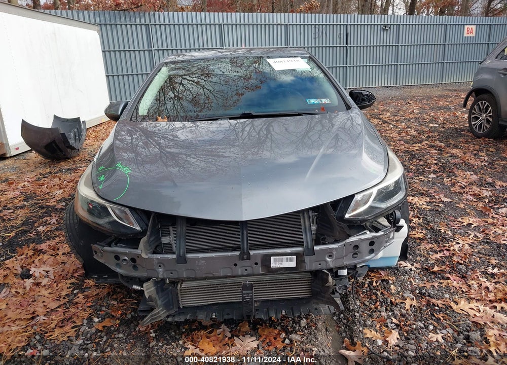 2018 CHEVROLET CRUZE LT AUTO VIN: 1G1BE5SM2J7124697