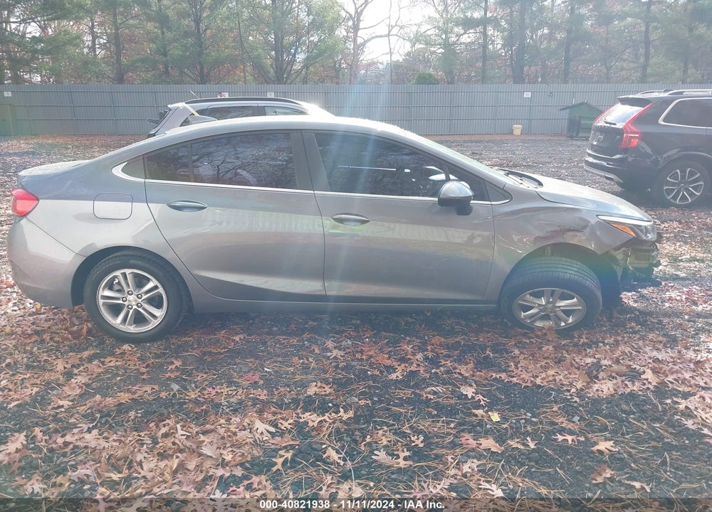 2018 CHEVROLET CRUZE LT AUTO VIN: 1G1BE5SM2J7124697