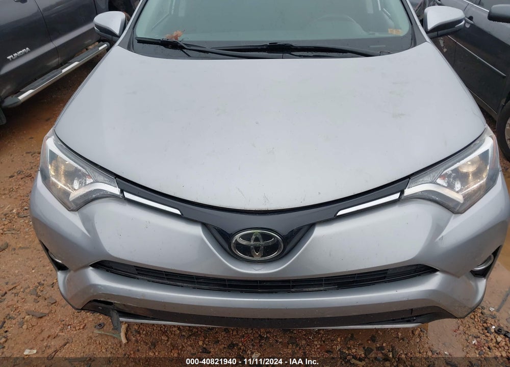 2018 TOYOTA RAV4 XLE VIN: 2T3RFREV8JW840409