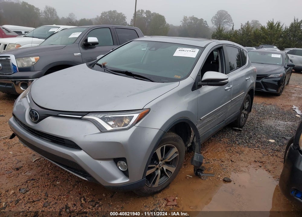 2018 TOYOTA RAV4 XLE VIN: 2T3RFREV8JW840409