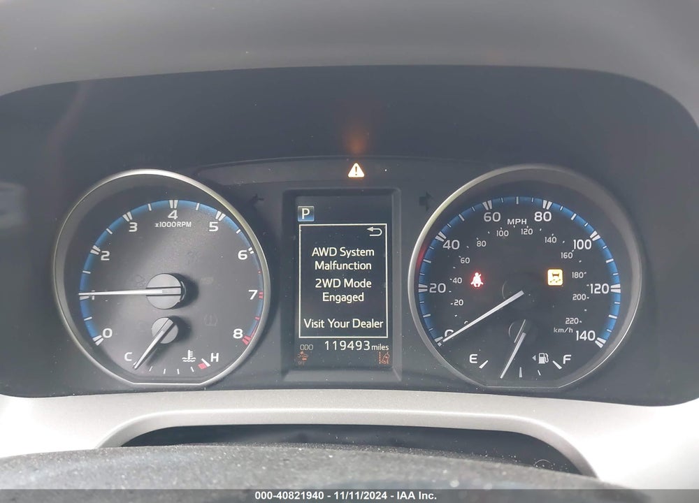2018 TOYOTA RAV4 XLE VIN: 2T3RFREV8JW840409
