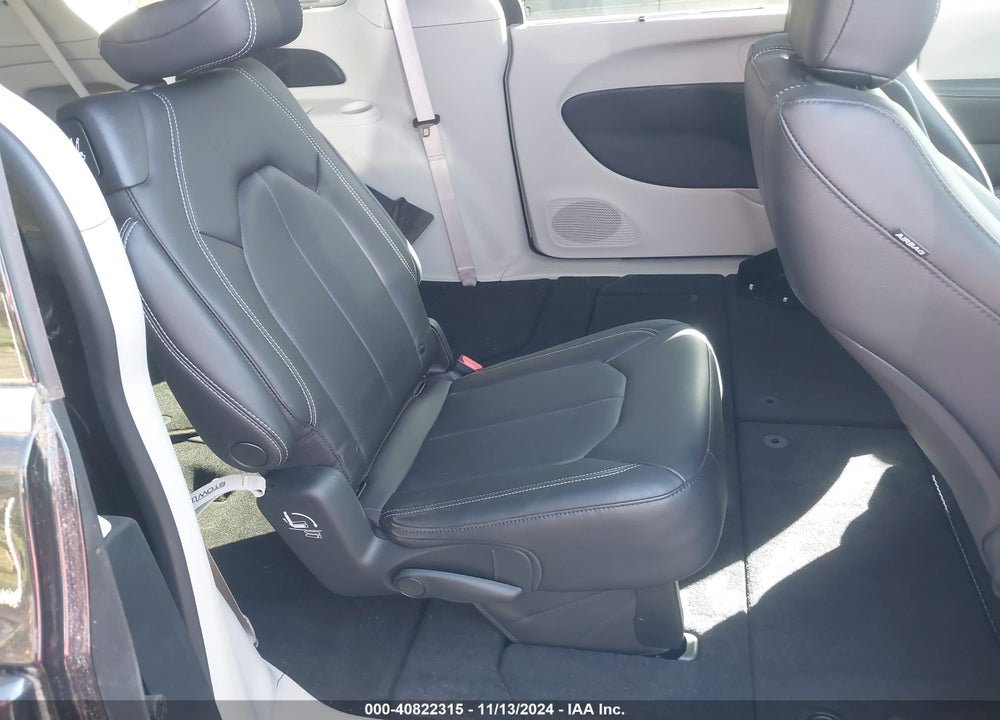 2022 CHRYSLER PACIFICA TOURING L VIN: 2C4RC1BG2NR195983