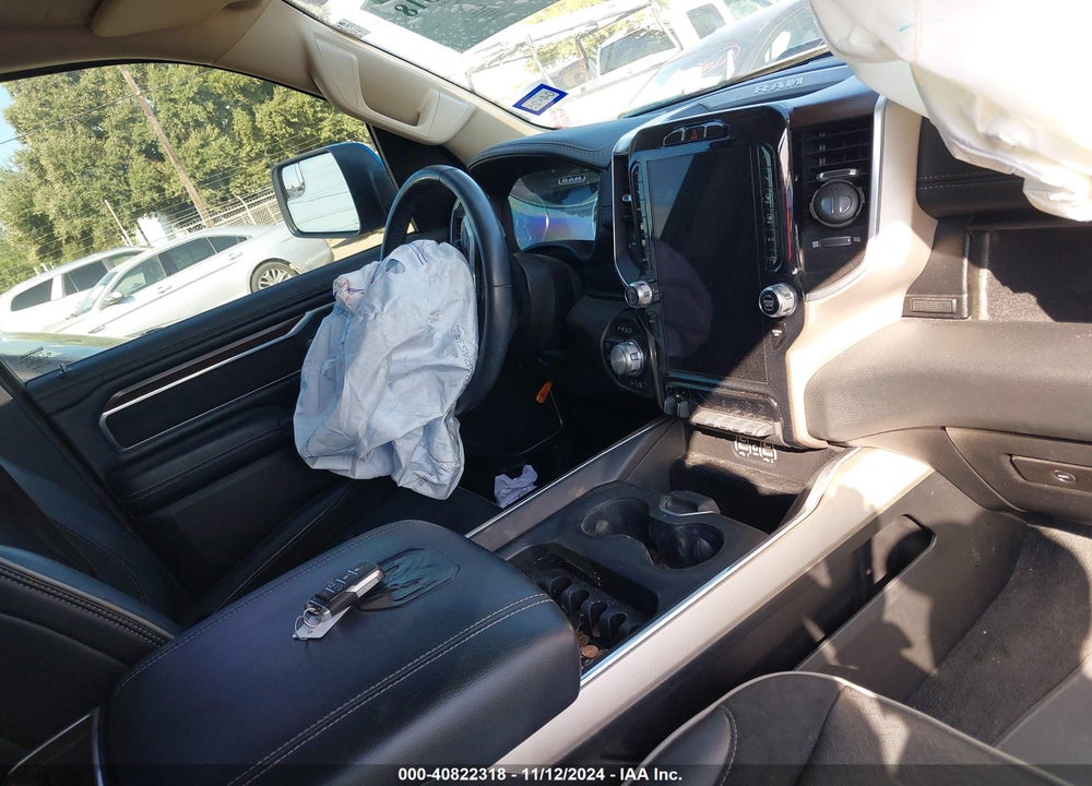 2021 RAM 1500 LAIE  4X4 5'7 BOX VIN: 1C6SRFJT2MN639748