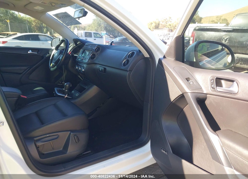 2015 VOLKSWAGEN TIGUAN SEL VIN: WVGAV7AX1FW520946