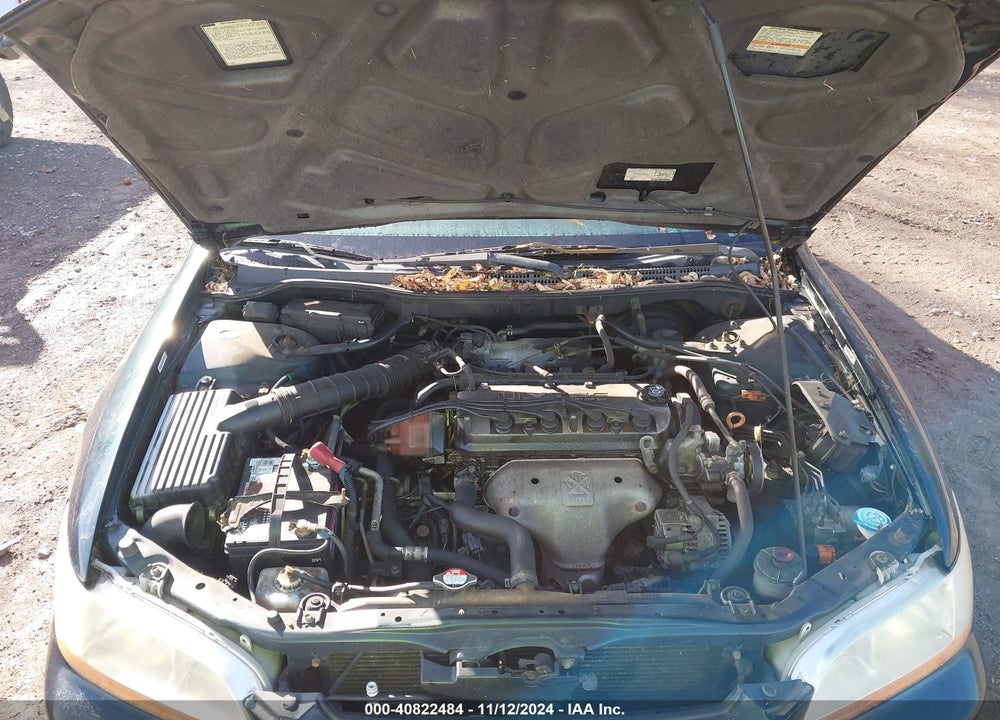 2000 HONDA ACCORD 2.3 SE VIN: JHMCG5679YC005913
